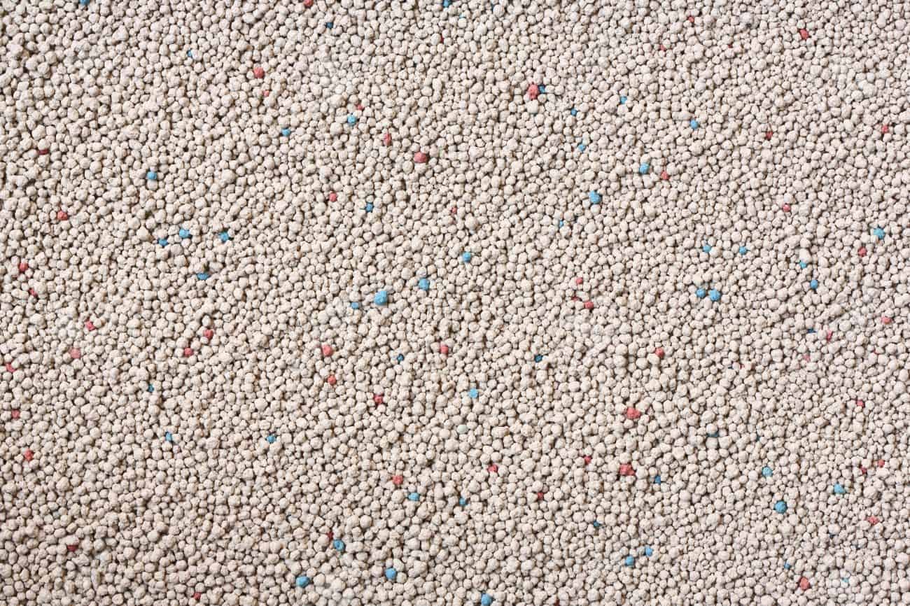 17568392 White Sodium Bentonite Cat Litter or cat sand Stock Photo